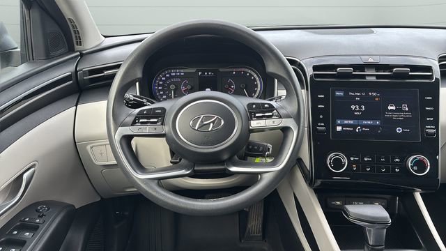 Used 2023 Hyundai Tucson SE image 16