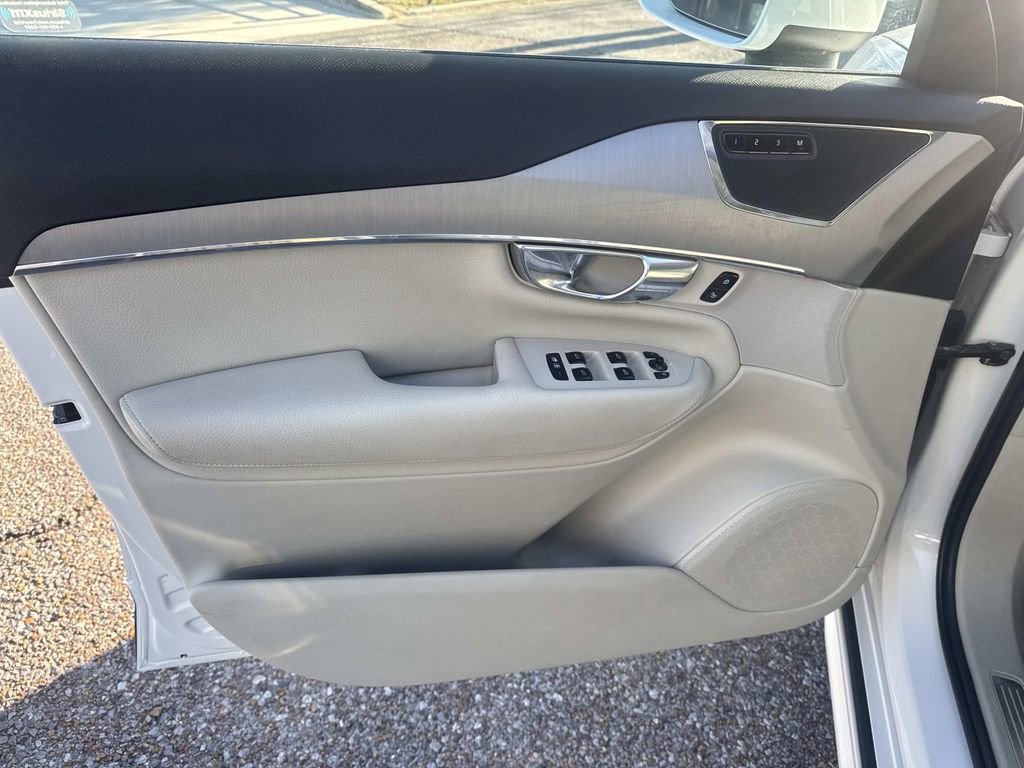 Used 2021 Volvo XC90 T5 Momentum w/ Climate Package image 21