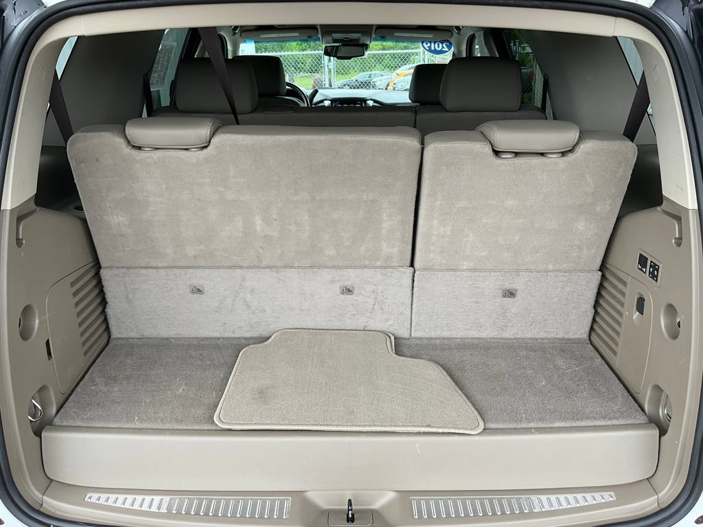 Used 2019 Chevrolet Tahoe LT w/ LT Signature Package AWD/4WD image 26