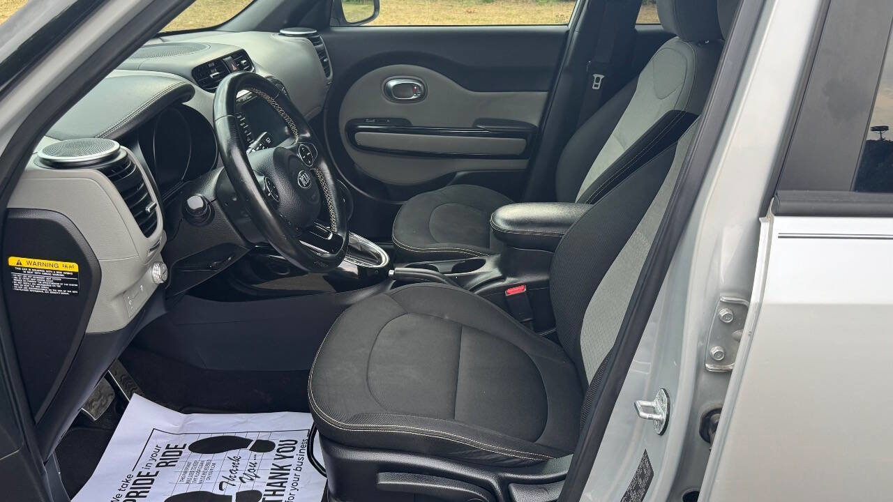 Used 2014 Kia Soul + w/ Audio Package FWD image 14