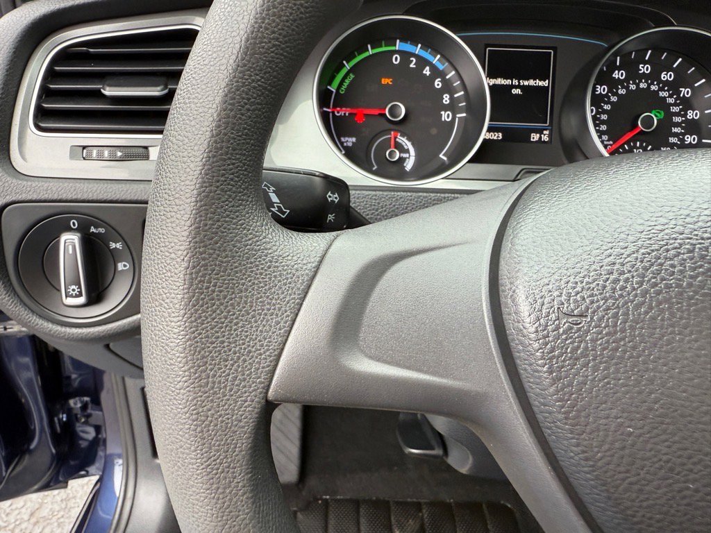 Used 2016 Volkswagen e-Golf SE image 25