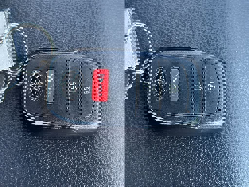 Used 2025 Toyota 4Runner SR5 image 28