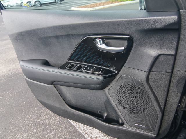 Used 2020 Kia Niro EX Premium image 13