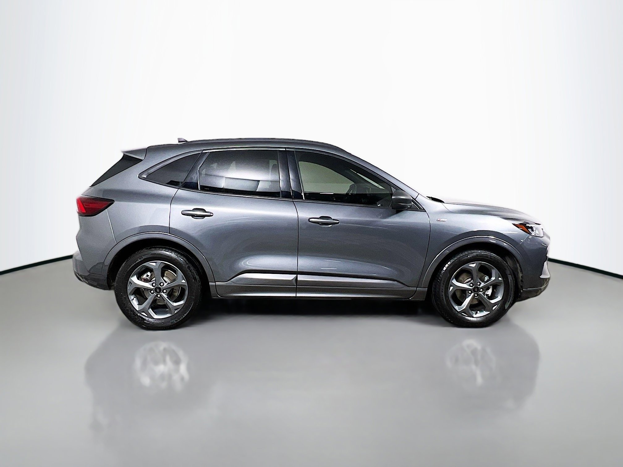 Used 2023 Ford Escape ST-Line image 3