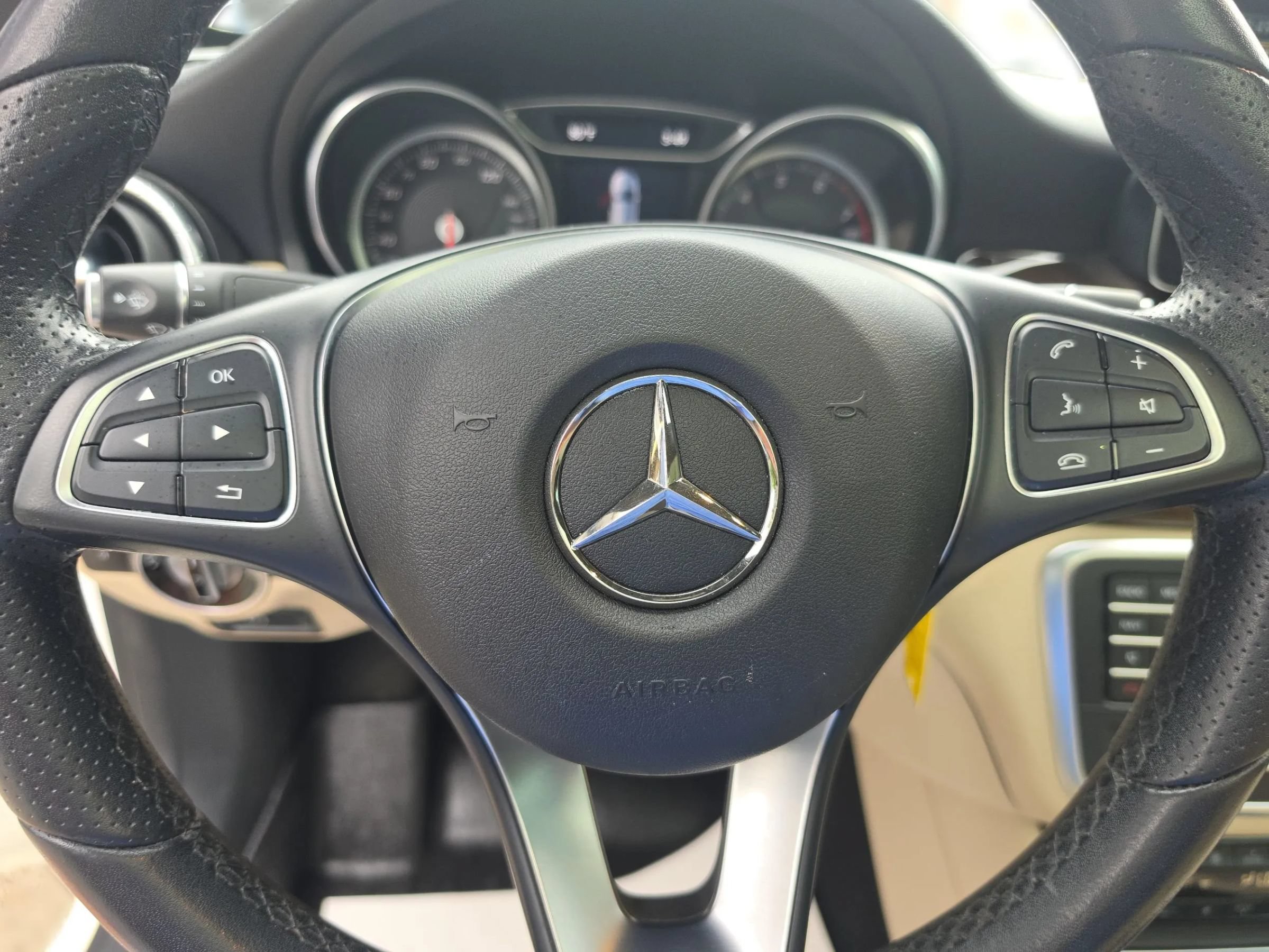 Used 2017 Mercedes-Benz CLA 250 4MATIC image 23