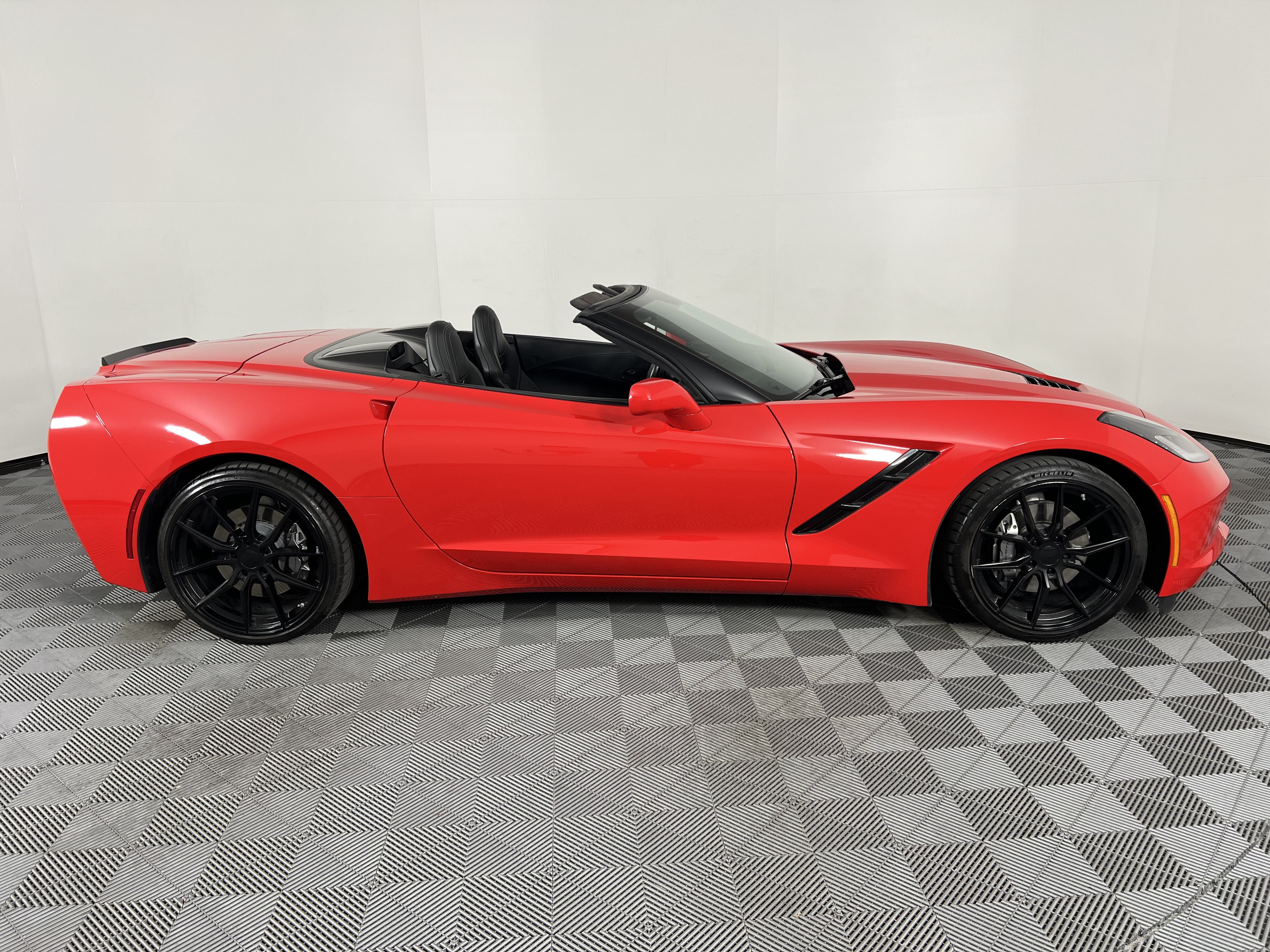 Used 2017 Chevrolet Corvette Stingray Convertible w/ 3LT Preferred Equipment Group RWD image 22
