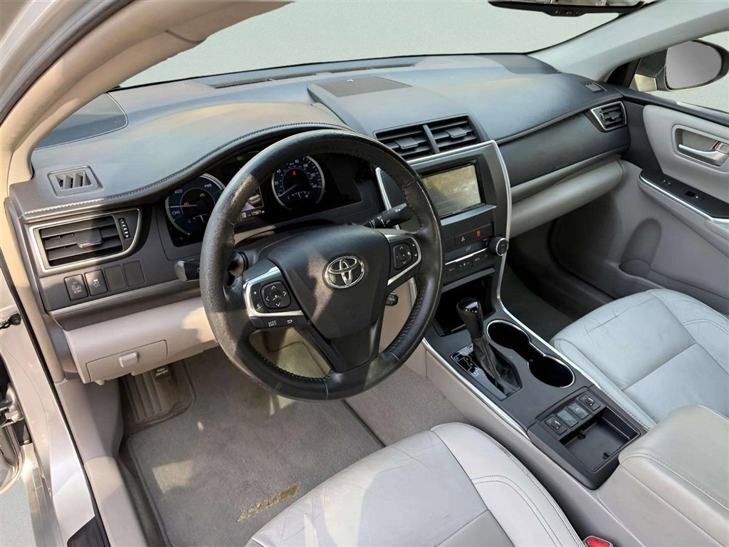 Used 2015 Toyota Camry XLE w/ Moonroof Package FWD image 13