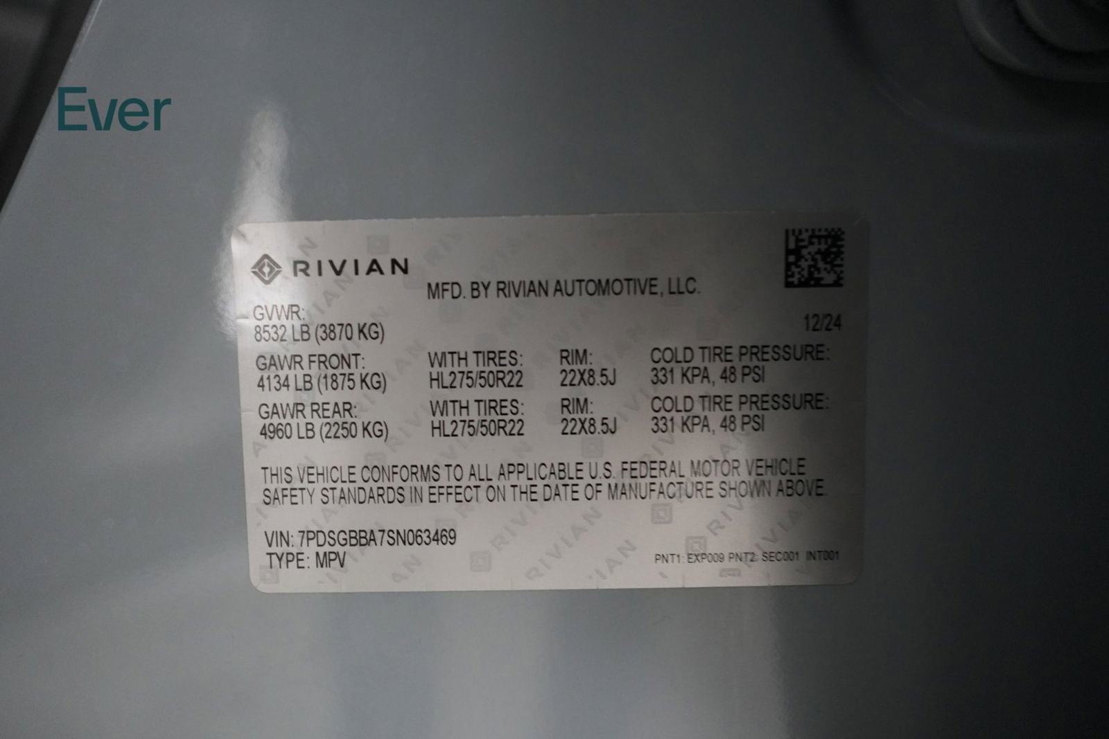 Used 2025 Rivian R1S Adventure image 28