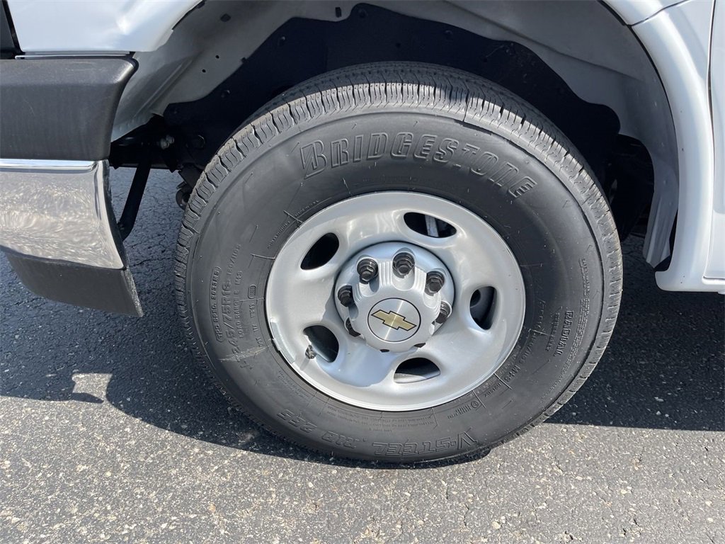 New 2025 Chevrolet Express 3500 Extended w/ Driver Convenience Package image 6