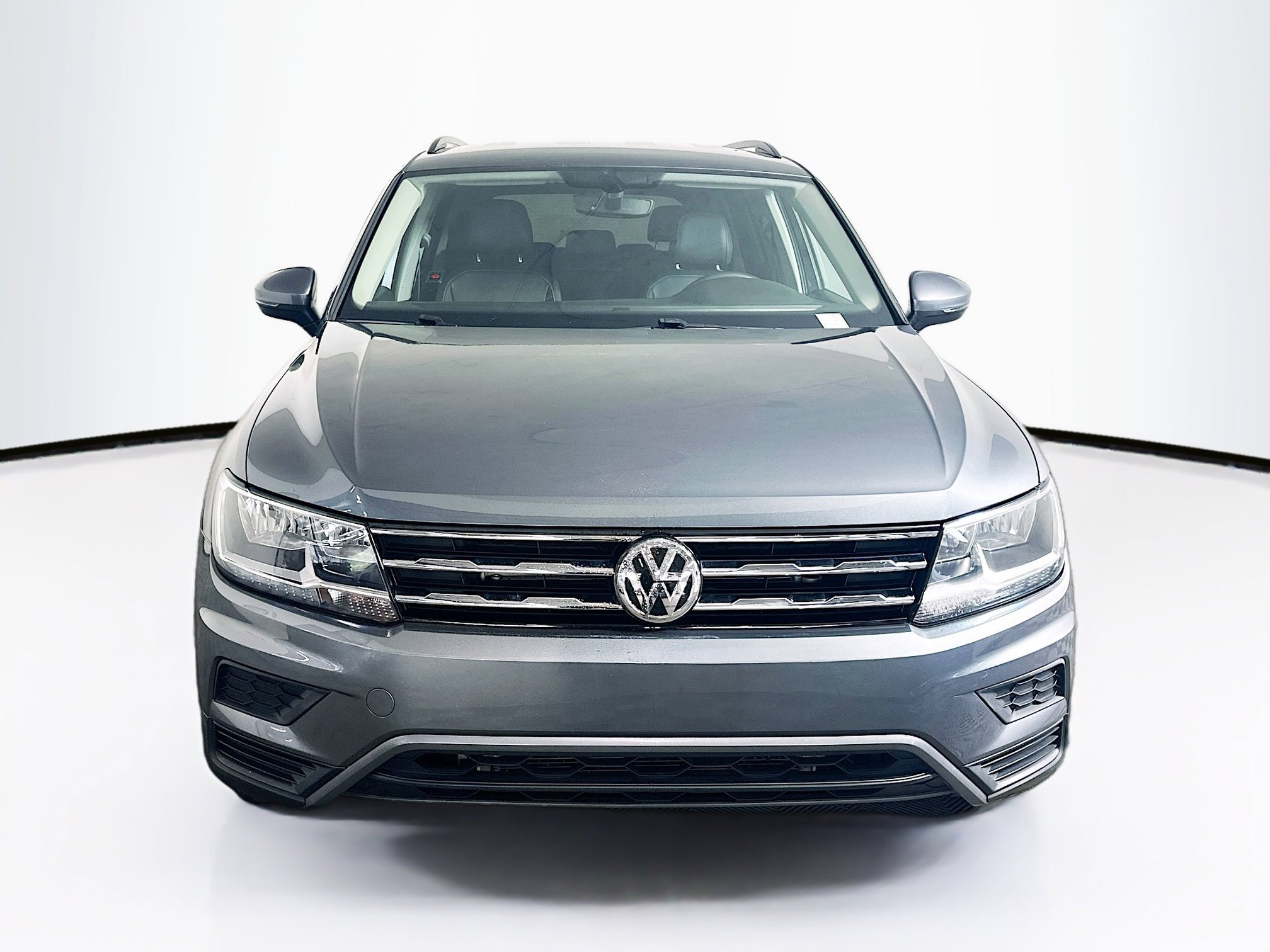 Used 2021 Volkswagen Tiguan SE FWD image 2