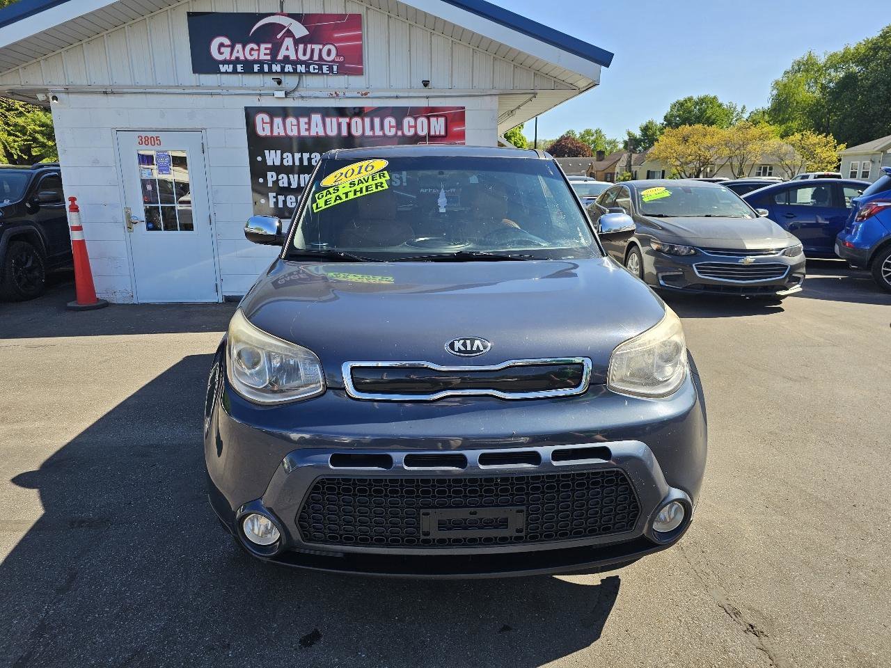 Used 2016 Kia Soul ! w/ Umber Package 1 FWD image 2