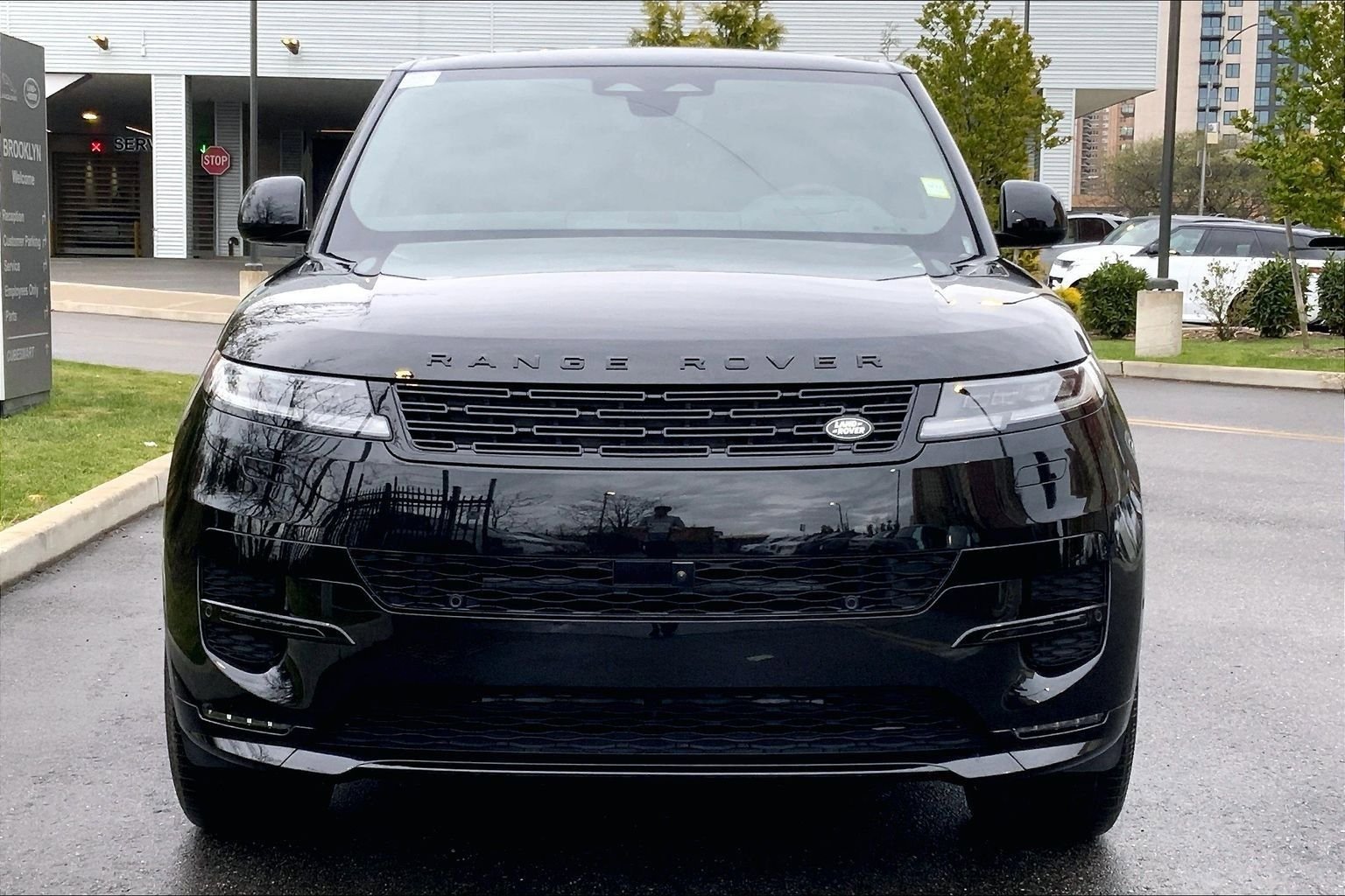 New 2026 Land Rover Range Rover Sport Dynamic SE AWD/4WD image 3