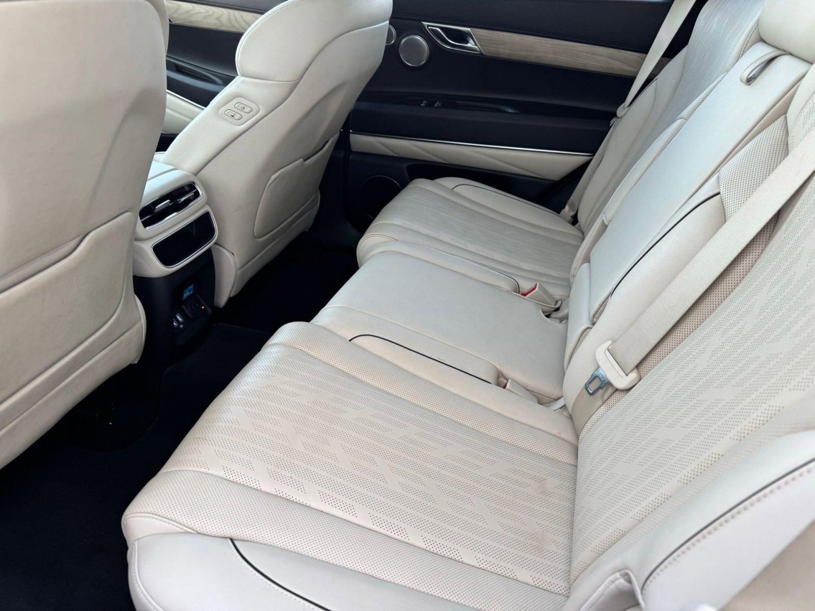 Used 2024 Genesis GV80 2.5T w/ Advanced Package image 14