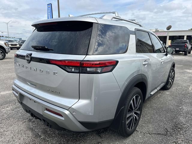 Used 2025 Nissan Pathfinder Platinum FWD image 17