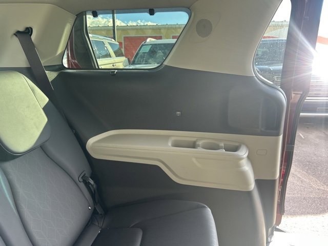 Used 2024 Kia Carnival SX image 30