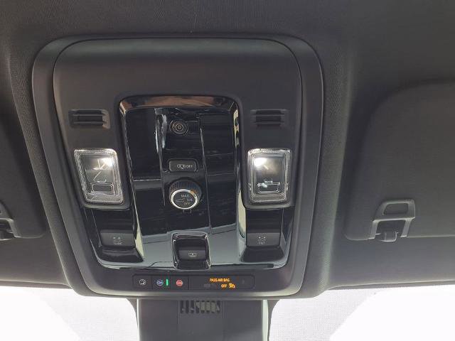 New 2026 Chevrolet Suburban Z71 w/ Sun And Tow Package AWD/4WD image 27