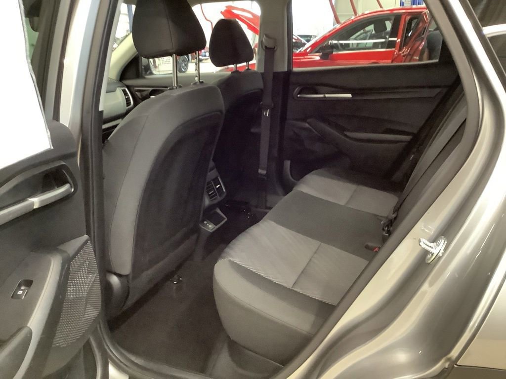Certified 2025 Kia Seltos LX AWD/4WD image 15