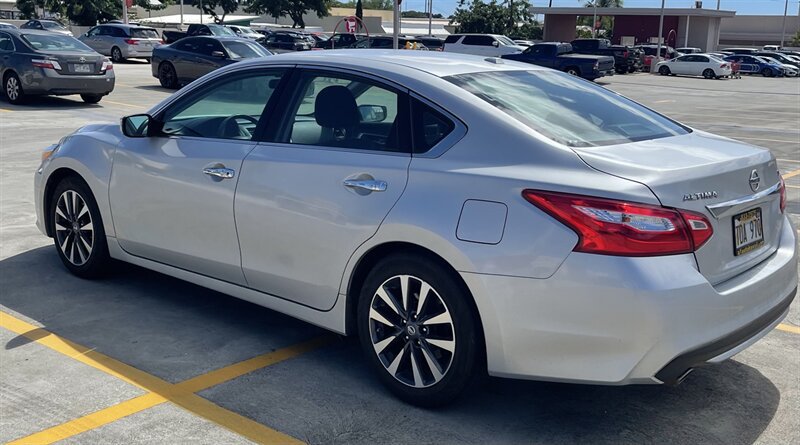 Used 2017 Nissan Altima 2.5 SV FWD image 3