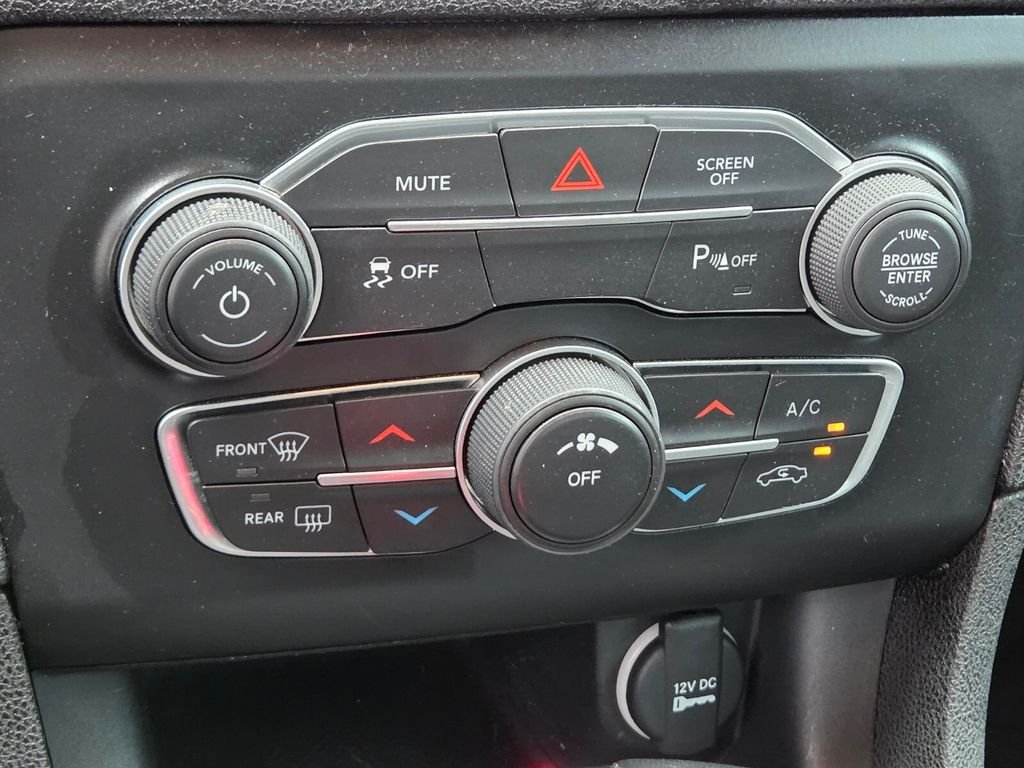 Used 2022 Dodge Charger SXT RWD image 31