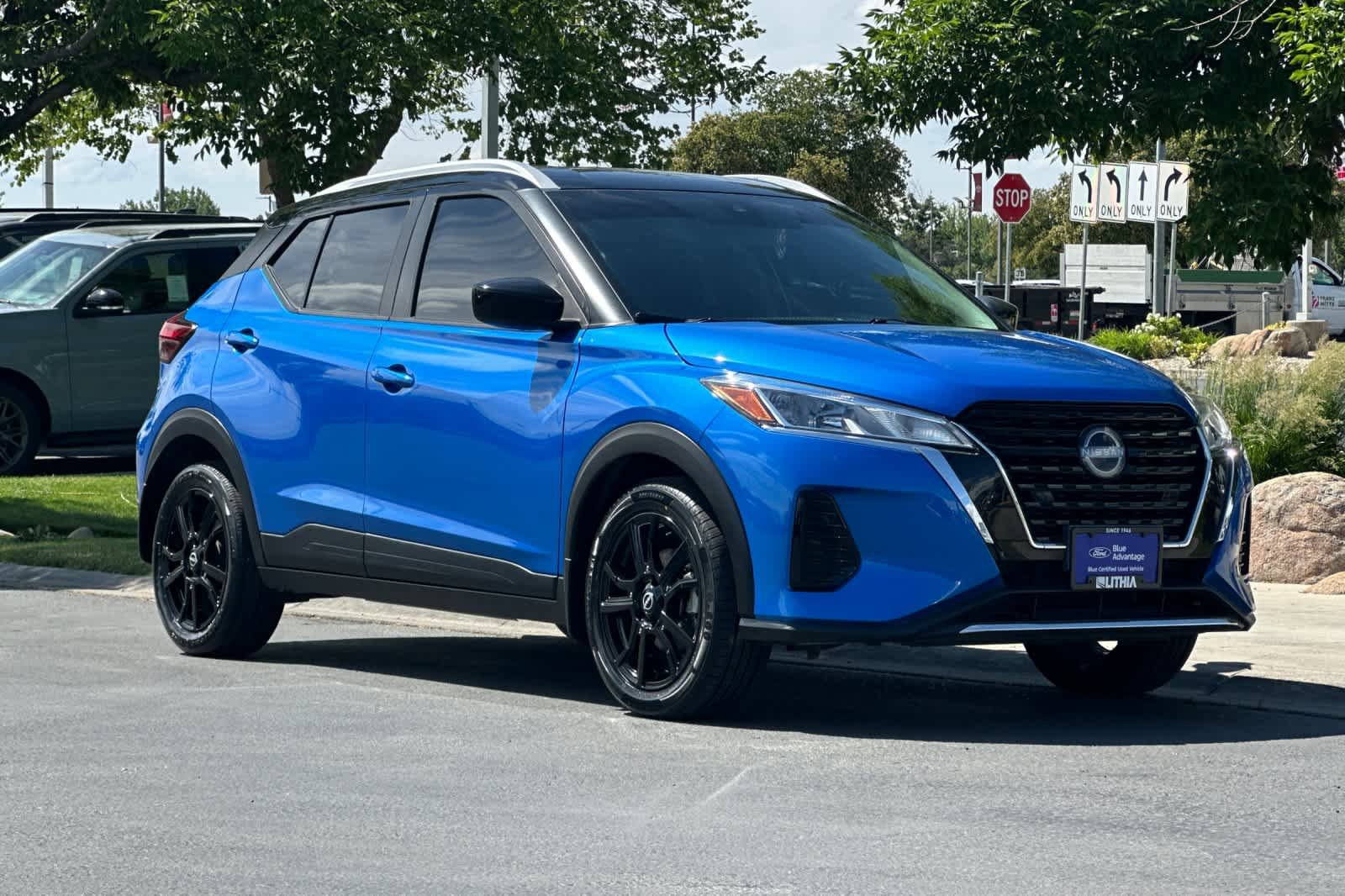 Used 2022 Nissan Kicks SV FWD image 9