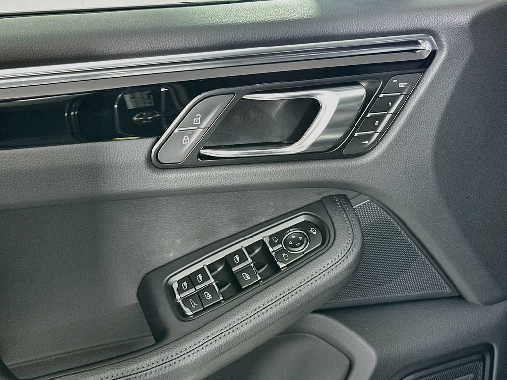 New 2026 Porsche Macan AWD/4WD image 20