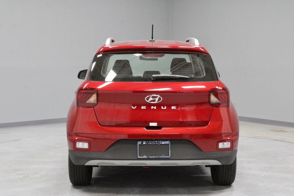 Certified 2025 Hyundai Venue Limited FWD image 11