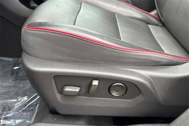 Used 2022 Buick Envision Essence w/ Sport Touring Package image 13