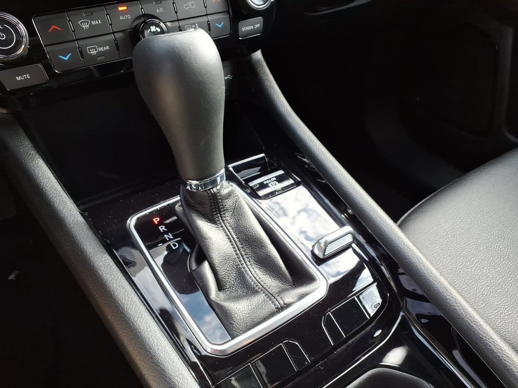 Certified 2024 Jeep Compass Limited AWD/4WD image 16
