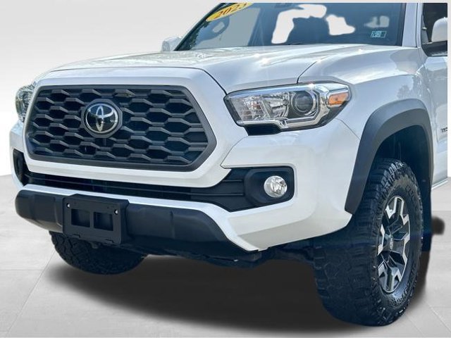 Certified 2023 Toyota Tacoma TRD Off-Road AWD/4WD image 9