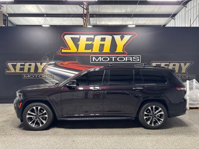 Used 2023 Jeep Grand Cherokee L Overland w/ Advanced Protech Group III AWD/4WD image 2
