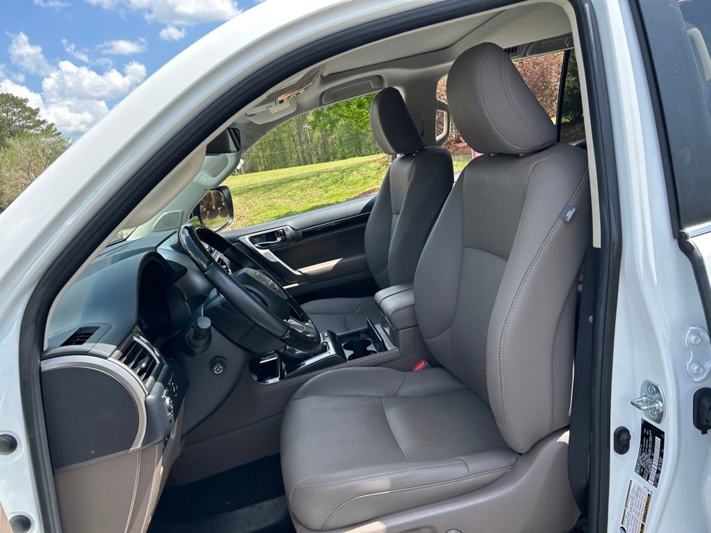 Used 2022 Lexus GX 460 Premium w/ Premium Package image 41