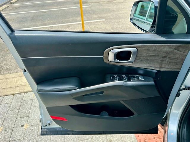 Used 2021 Kia Sorento EX w/ Panoramic Sunroof Package AWD/4WD image 10