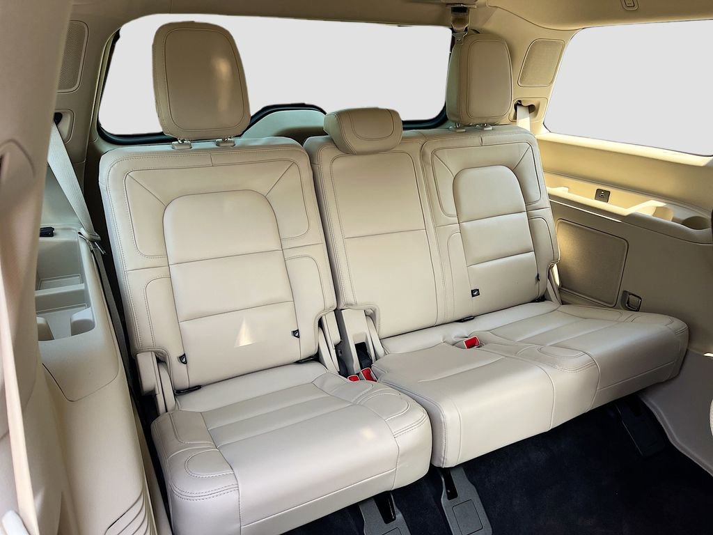 Used 2021 Lincoln Navigator Reserve w/ Luxury Package image 34