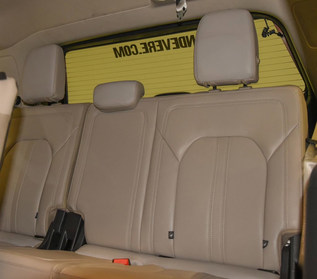 Used 2024 Ford Expedition Limited image 7