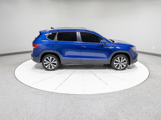 Used 2022 Volkswagen Taos SE image 30