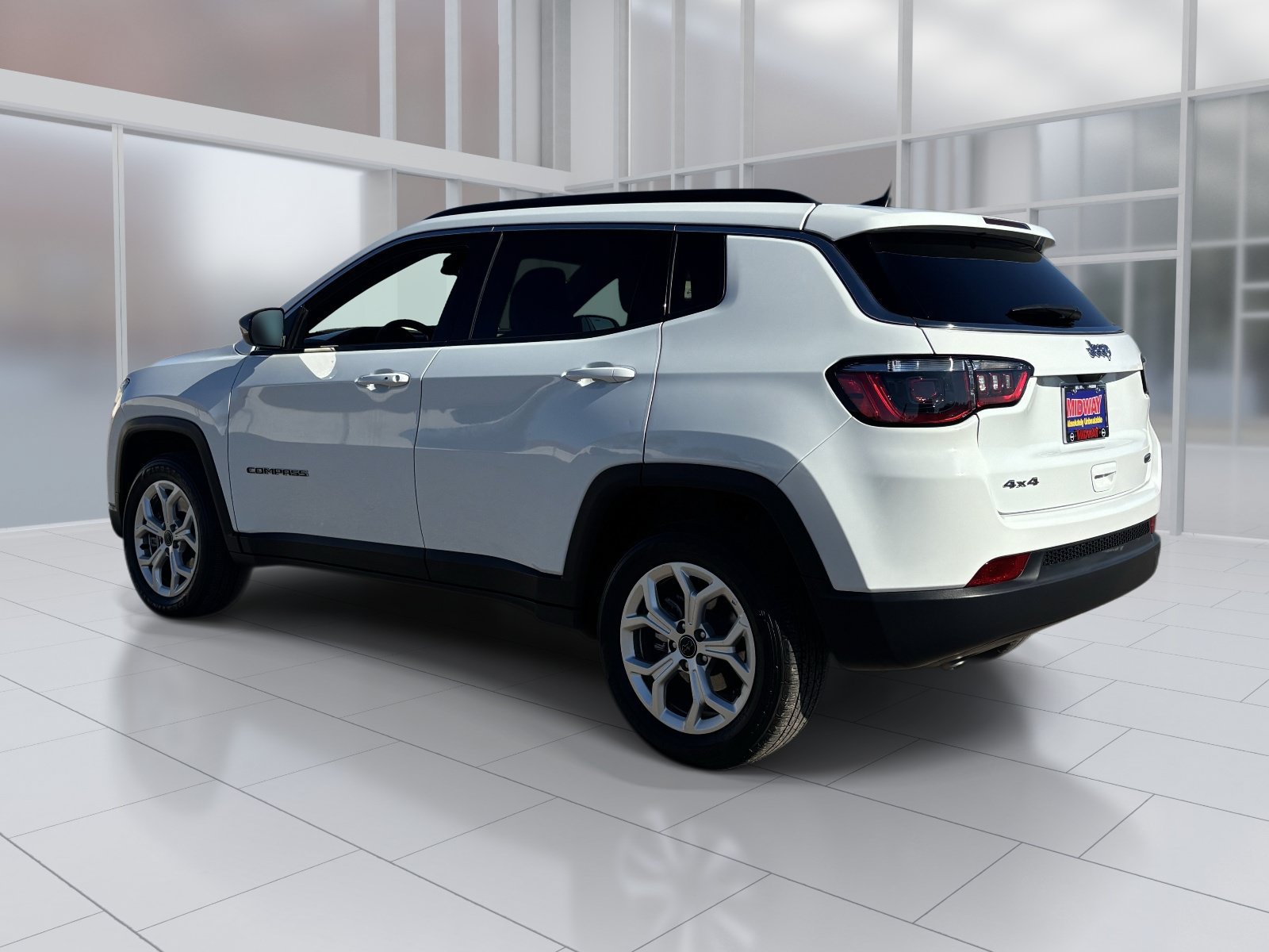 Used 2025 Jeep Compass Latitude AWD/4WD image 4