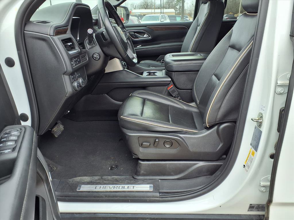 Used 2023 Chevrolet Suburban Premier image 17