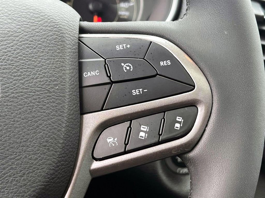 Used 2022 Jeep Cherokee Limited image 21