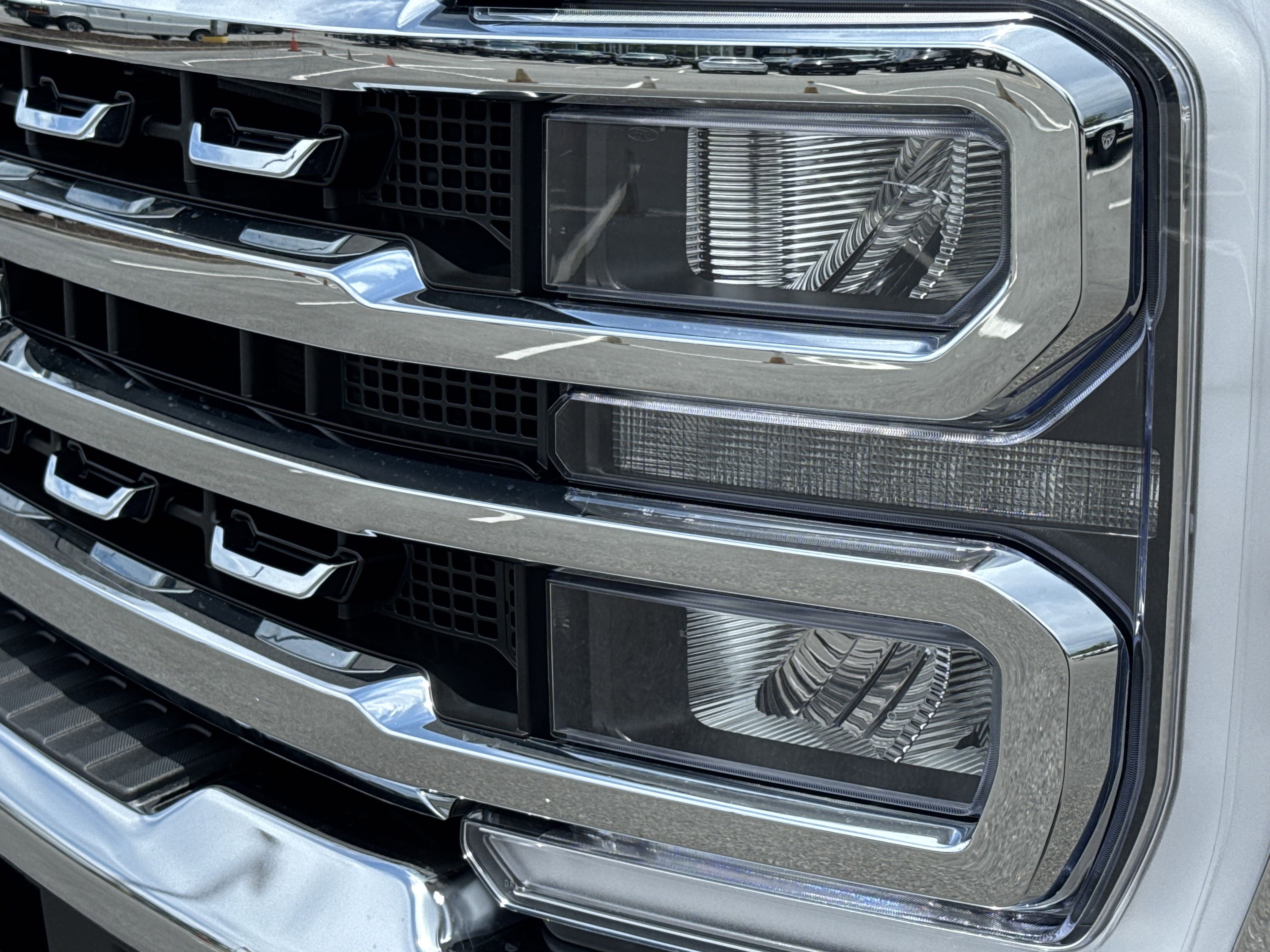 Used 2025 Ford F250 Lariat w/ Chrome Package image 6