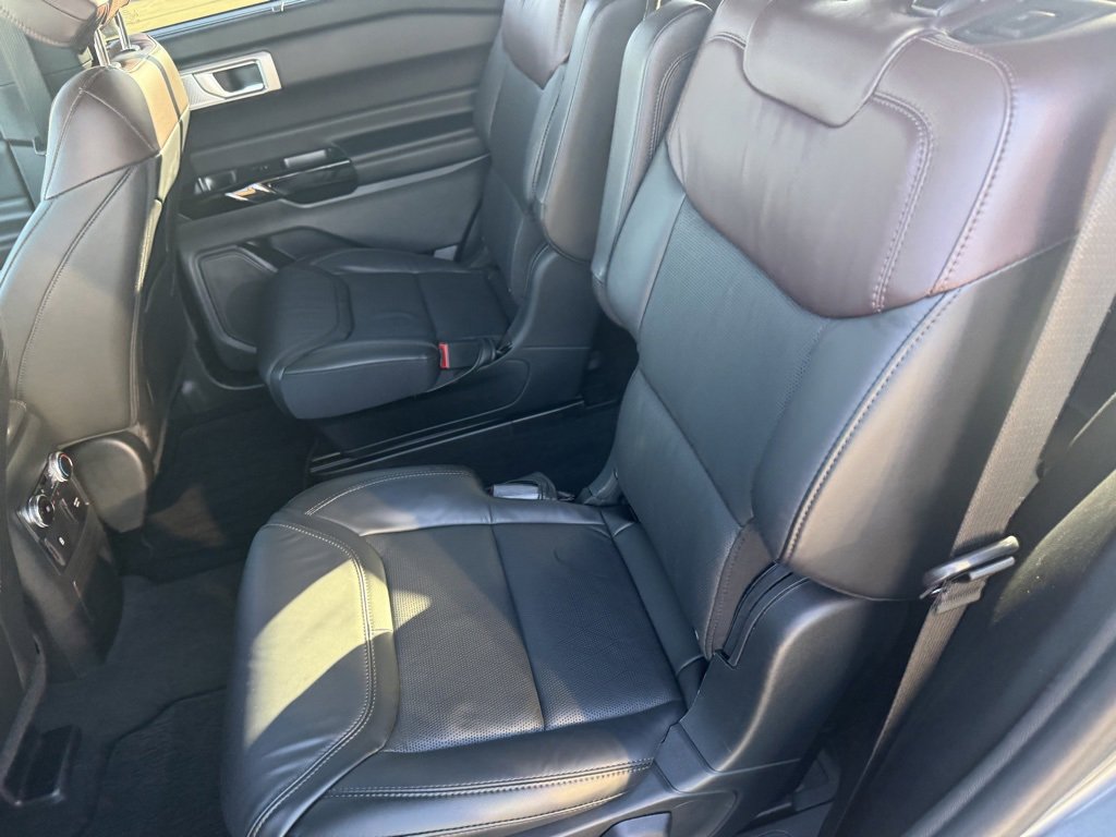 Used 2023 Ford Explorer Platinum w/ Technology Package image 29