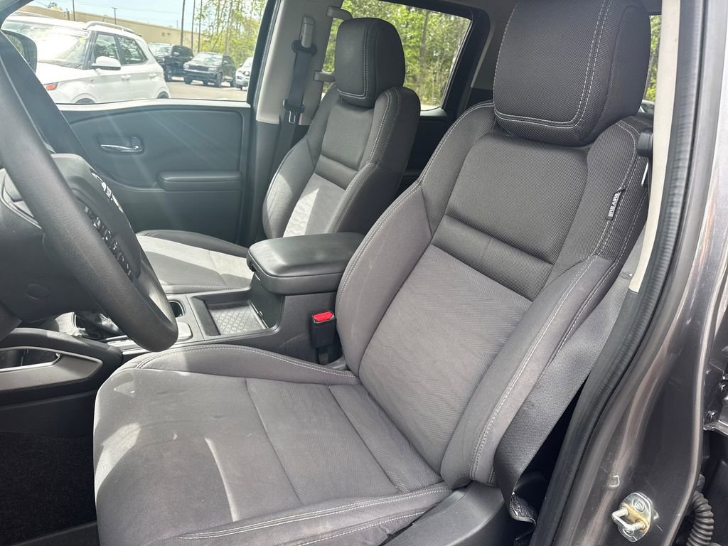 Used 2022 Nissan Frontier SV w/ Technology Package RWD image 9