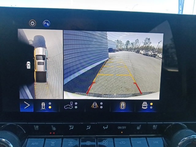 Used 2024 Chevrolet Colorado ZR2 w/ ZR2 Convenience Package III image 23