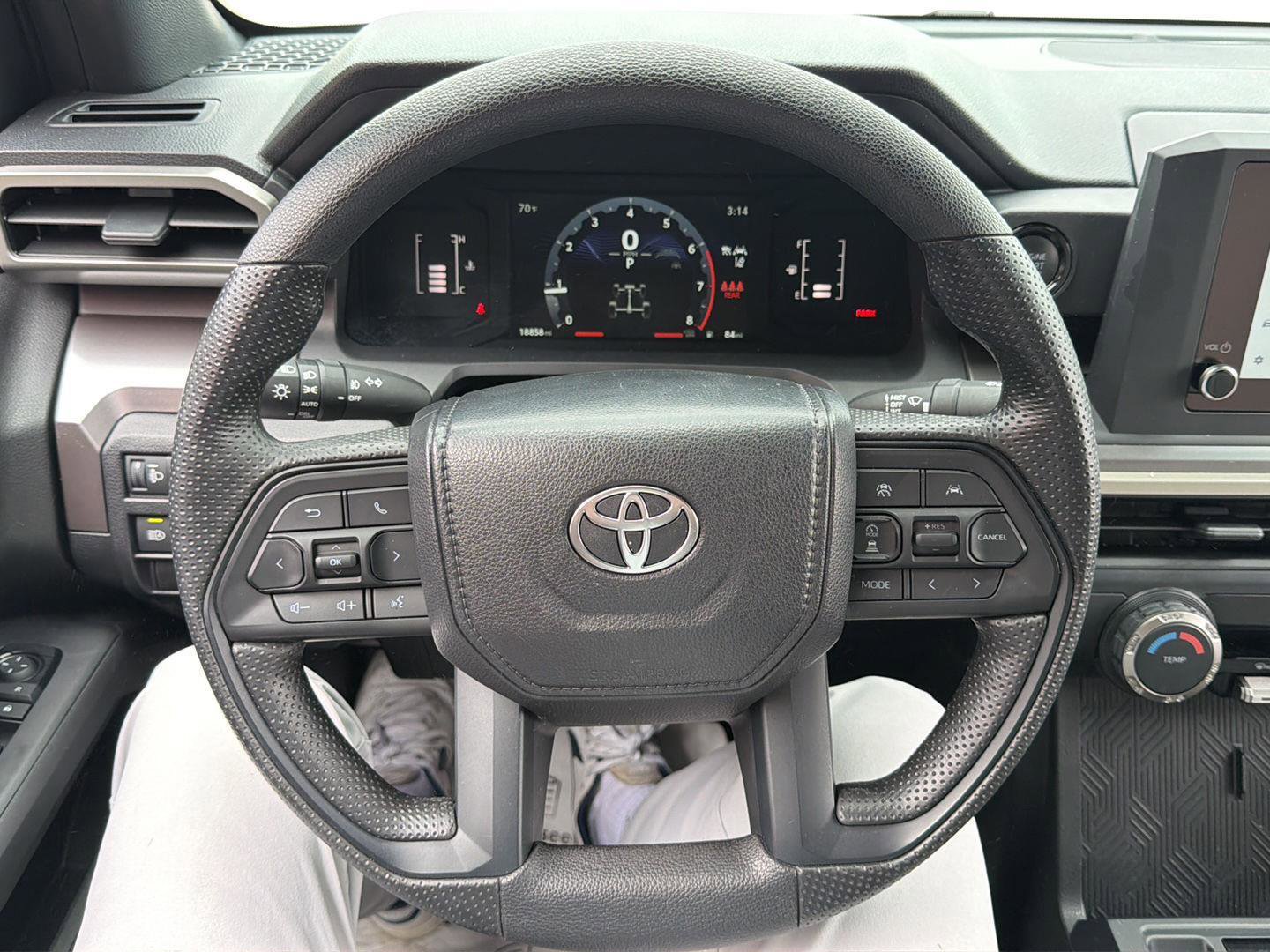 Used 2024 Toyota Tacoma SR5 AWD/4WD image 23