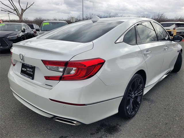 Used 2018 Honda Accord Touring image 4