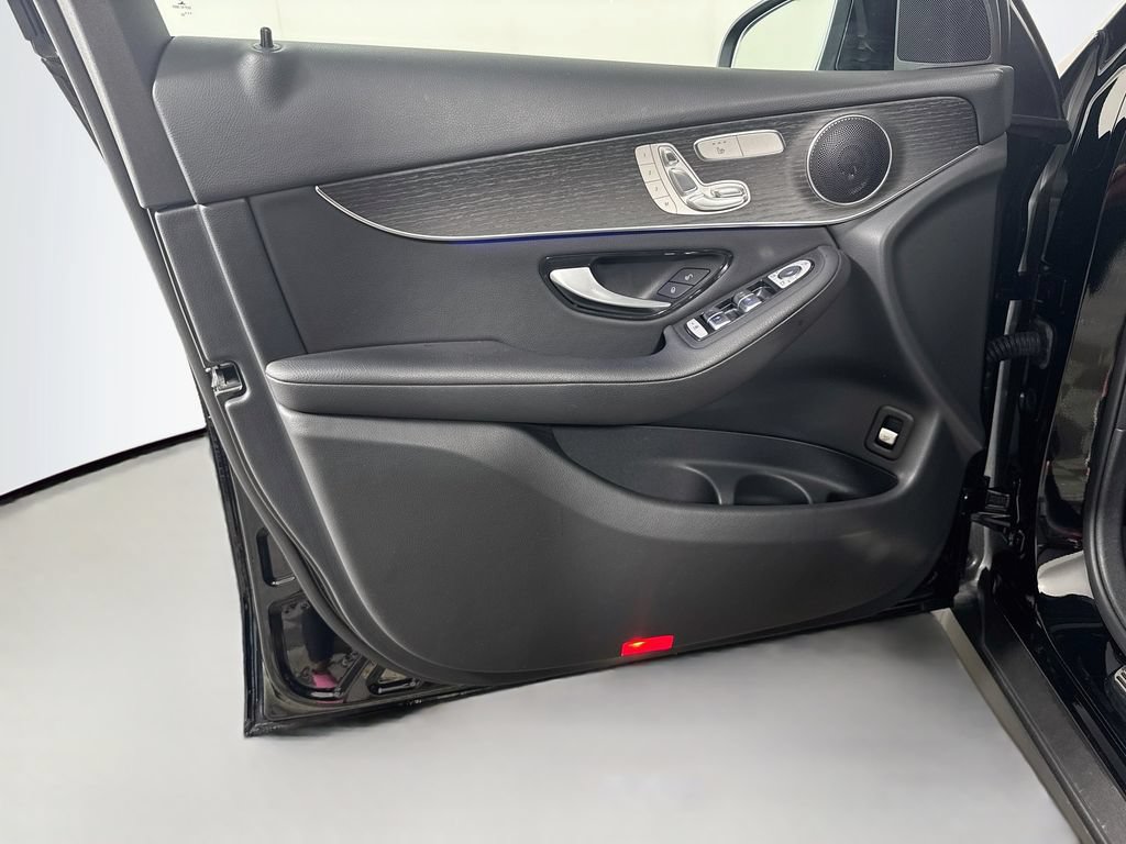 Used 2022 Mercedes-Benz GLC 300 4MATIC image 13