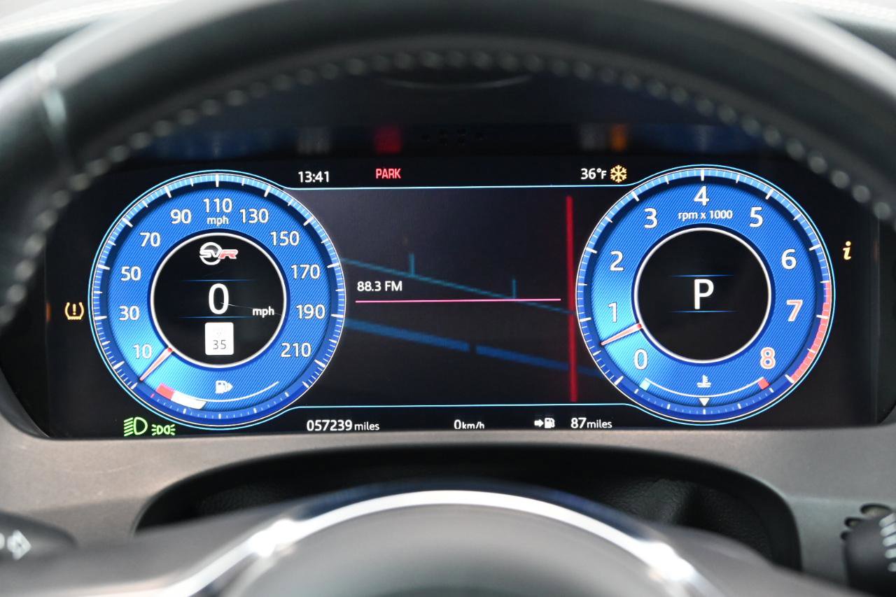 Used 2020 Jaguar F-PACE SVR image 28