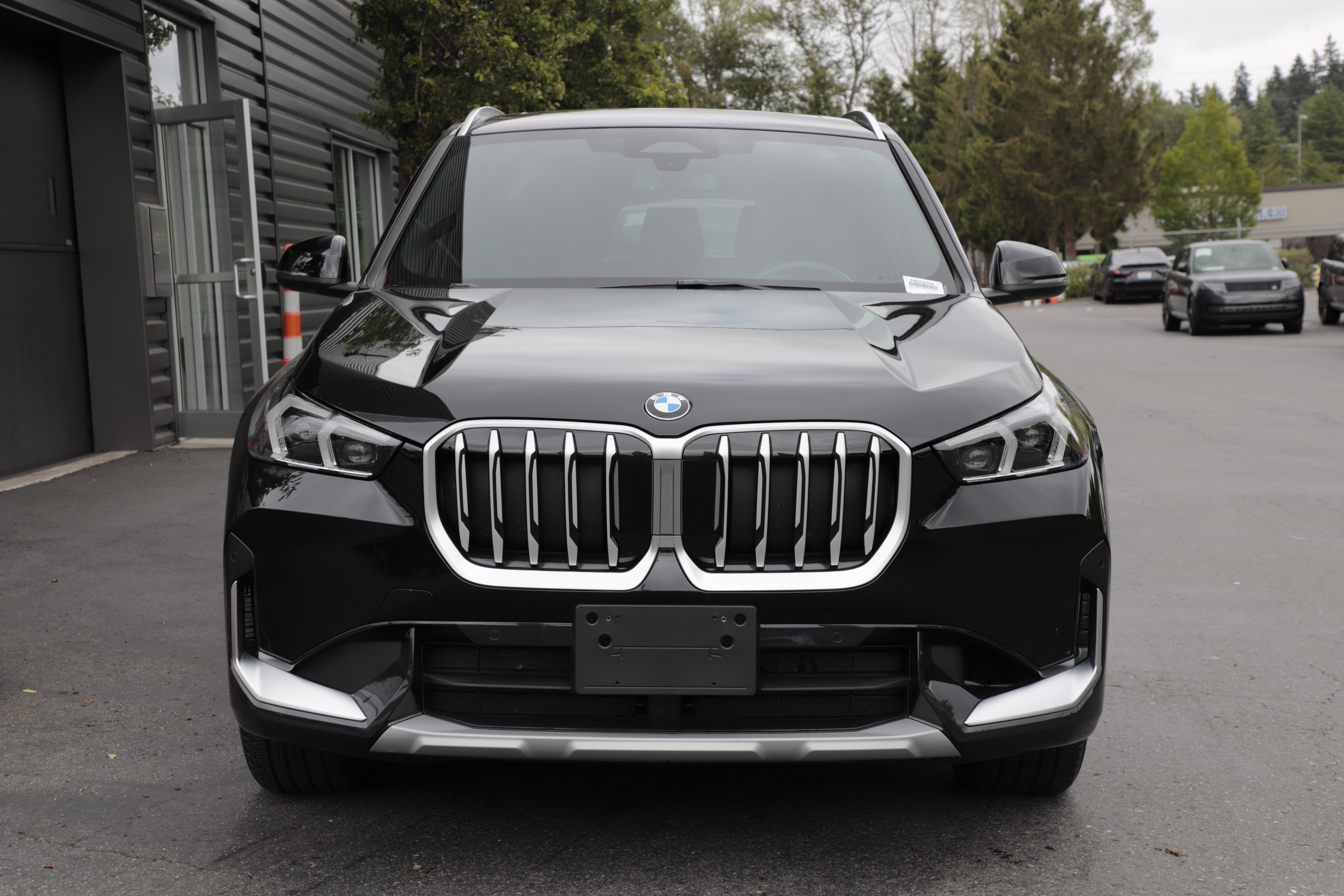 Used 2025 BMW X1 xDrive28i w/ Convenience Package AWD/4WD image 4
