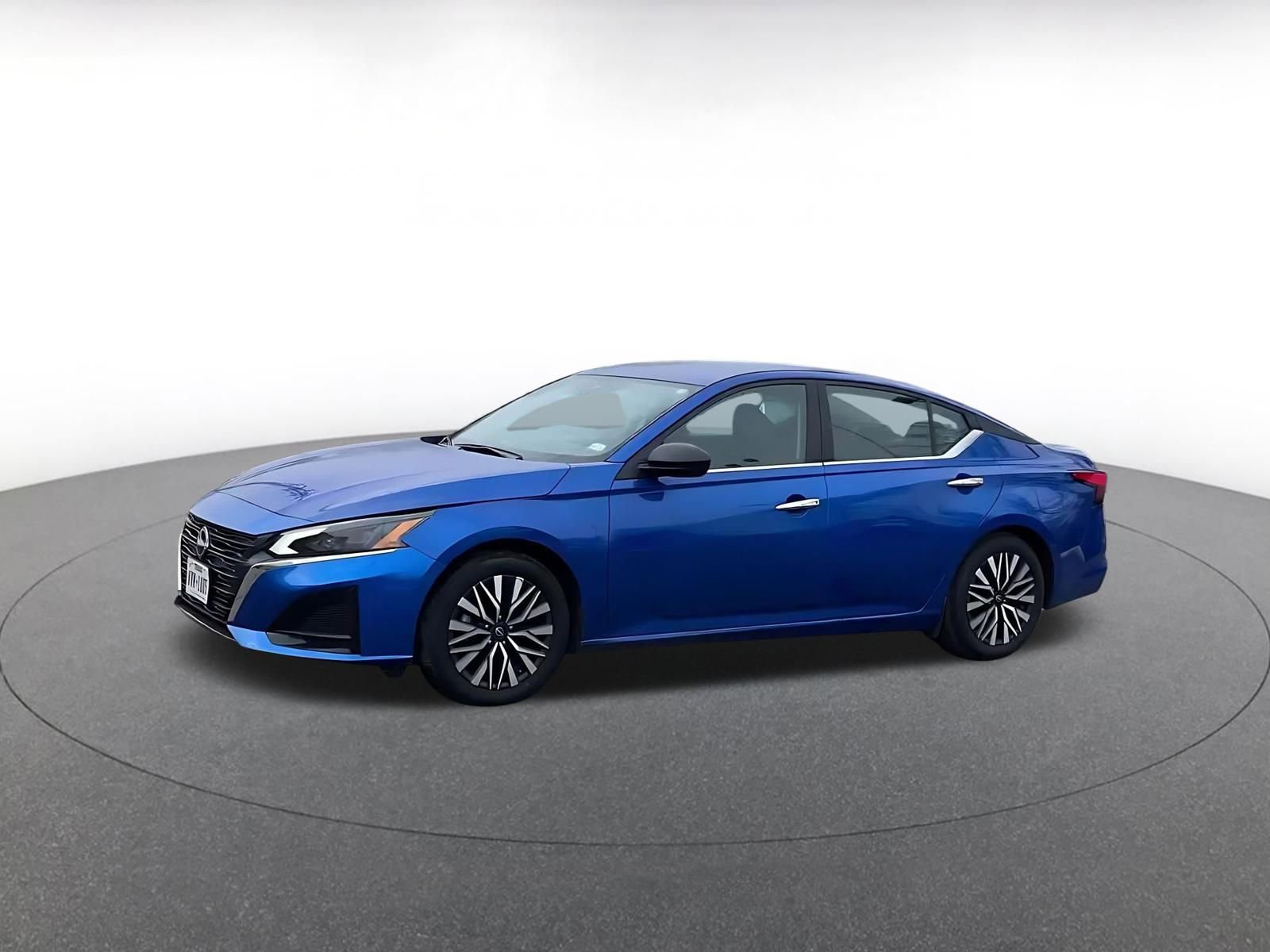 Used 2025 Nissan Altima 2.5 SV image 8