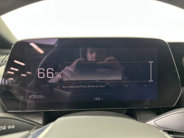 Used 2025 Chevrolet Equinox EV LT image 17