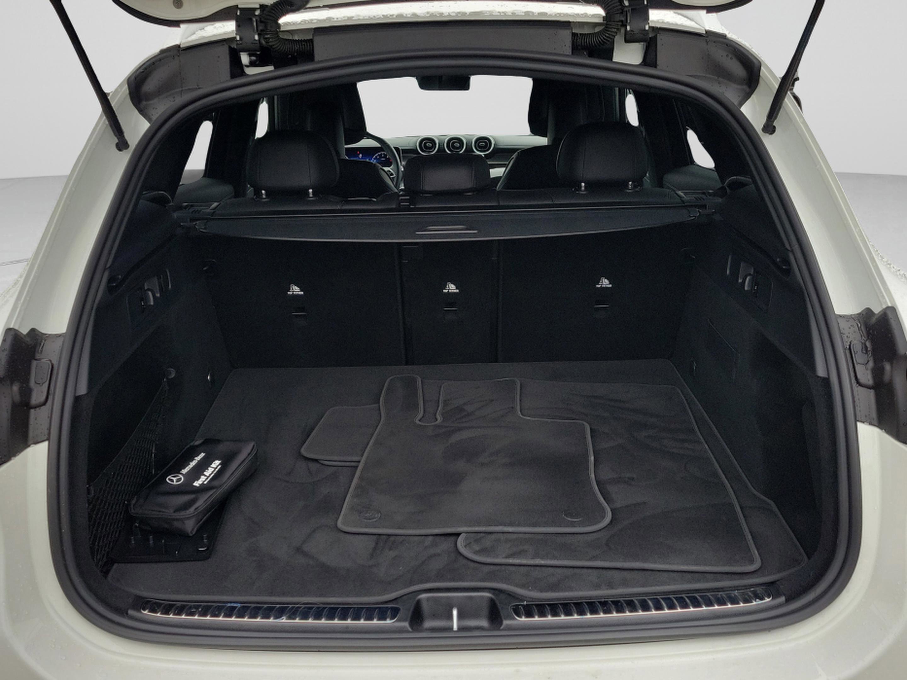 Used 2025 Mercedes-Benz GLC 300 image 8